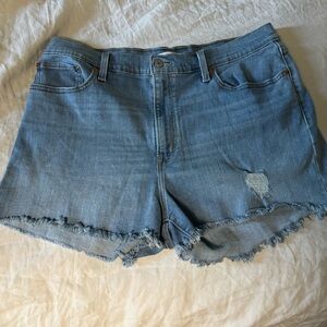 Levi’s high rise shorts 34 waist.  New